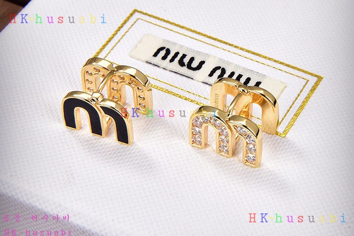 NEW 미우미우 귀걸이 신상 MU 527011