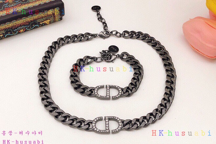 NEW 디올 목걸이팔찌 신상 DR 968586