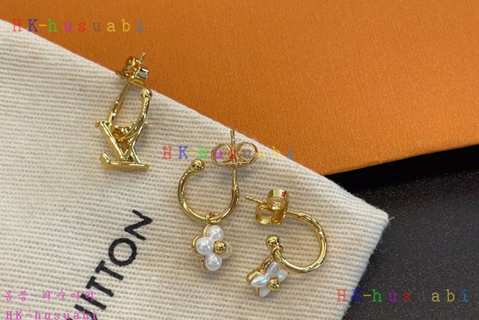 NEW  루이비통 귀걸이 신상 LV 827553