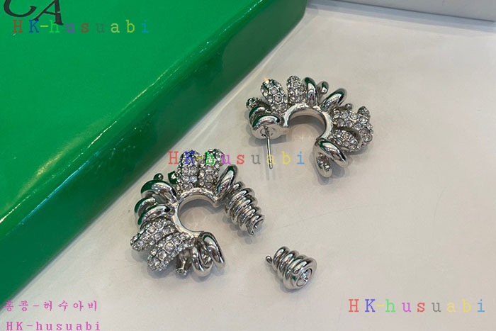 NEW 보테가베네타 귀걸이 신상 BV 525005