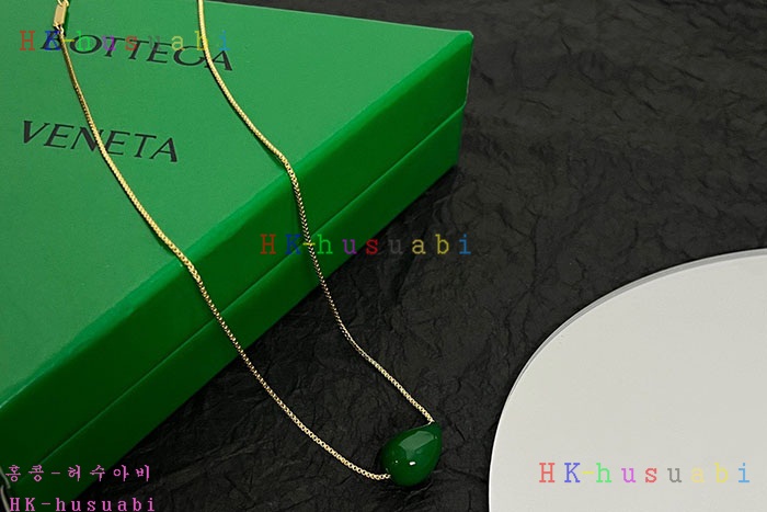 NEW 보테가베네타 목걸이 신상 BV 525520
