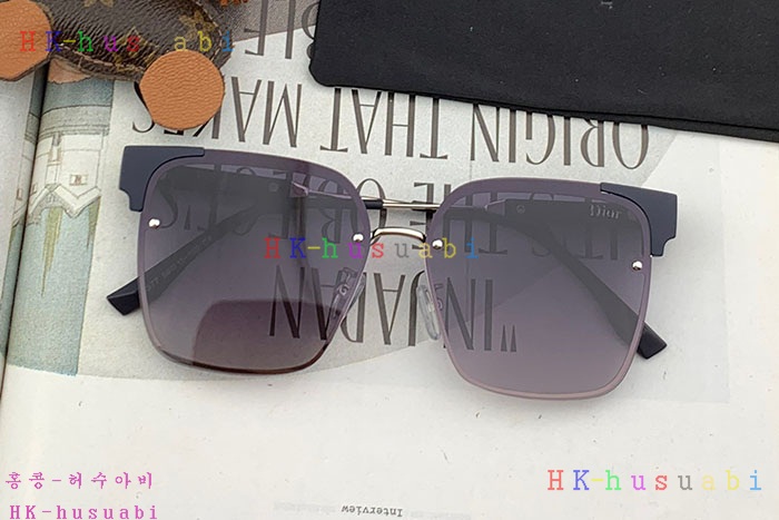 NEW 디올 선글라스 신상 DR 582224