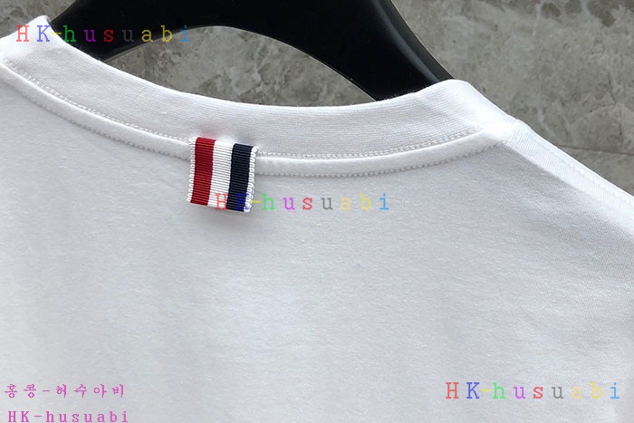 NEW 톰브라운 반팔티 신상 TB 8532027