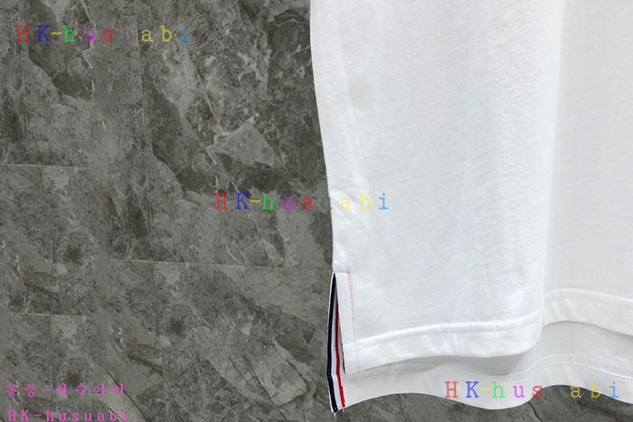 NEW 톰브라운 반팔티 신상 TB 8532027