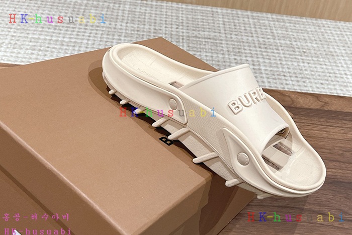 NEW 버버리 샌들 신상 BB 527010