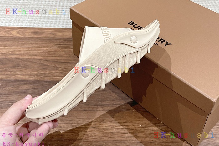 NEW 버버리 샌들 신상 BB 527010