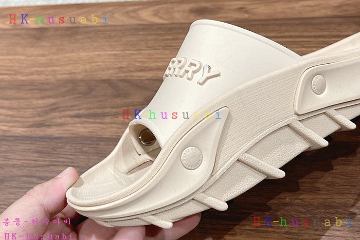 NEW 버버리 샌들 신상 BB 527010