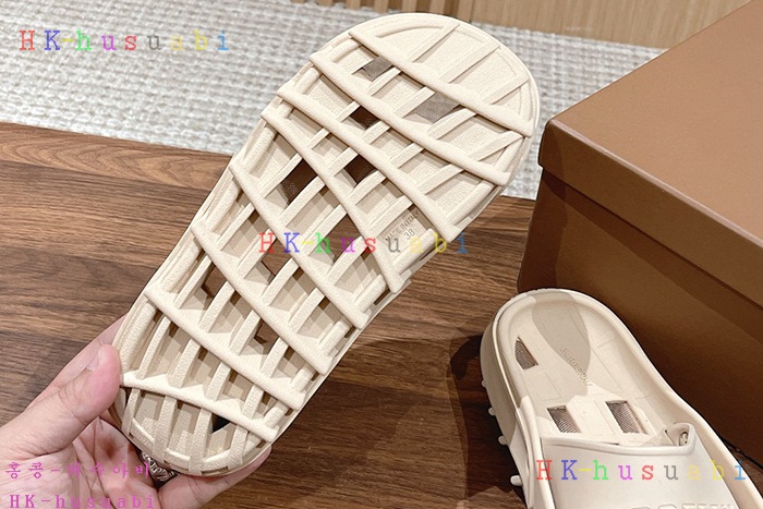 NEW 버버리 샌들 신상 BB 527010