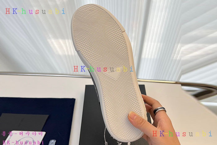 NEW 프라다 스니커즈 신상 P 599523