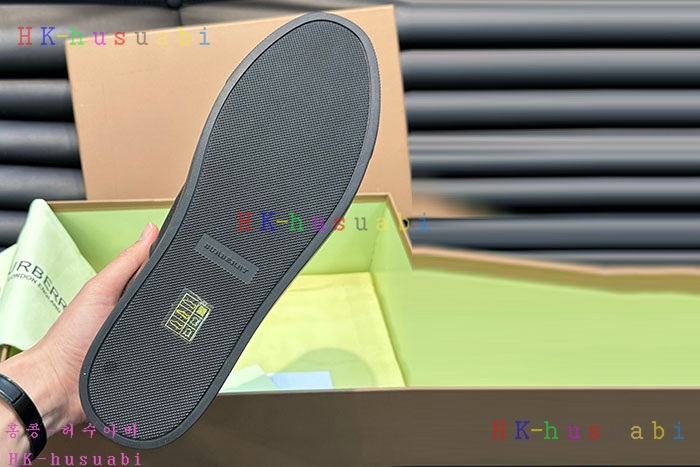NEW 버버리 신발 신상 BB  3240281
