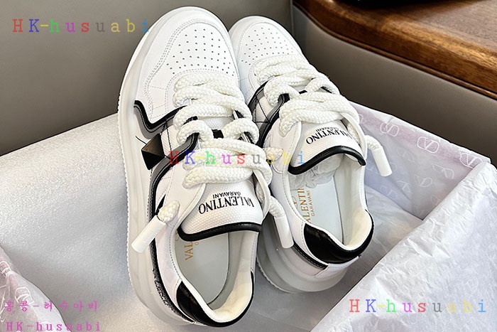 NEW 발렌티노 스니커즈 신상 V 704003