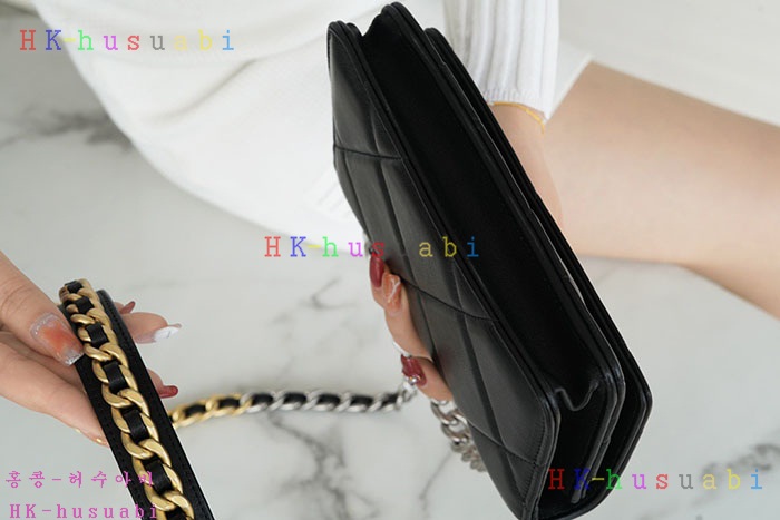 ★미러급★샤넬 19 WOC 레더 체인 백  AP0957-2