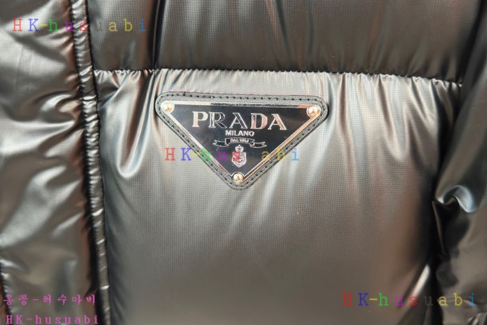 NEW 프라다 패딩 신상 P 477252