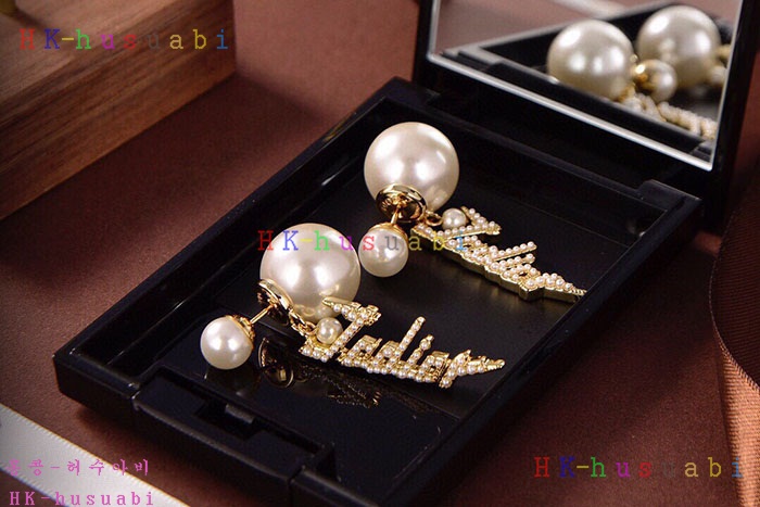 NEW 디올 귀걸이  신상 DR 2252510