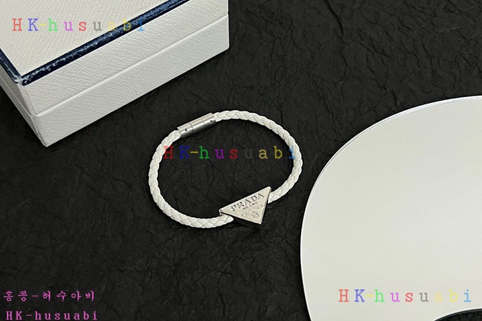 NEW 프라다 팔찌 신상 P 252401