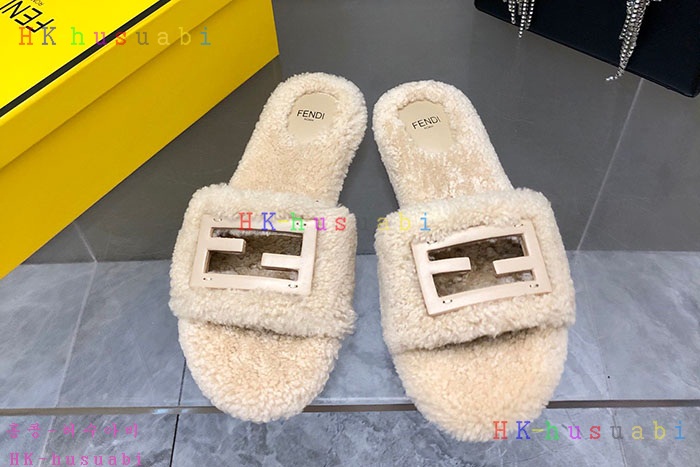 NEW 펜디 슬리퍼 신상 FD 558281
