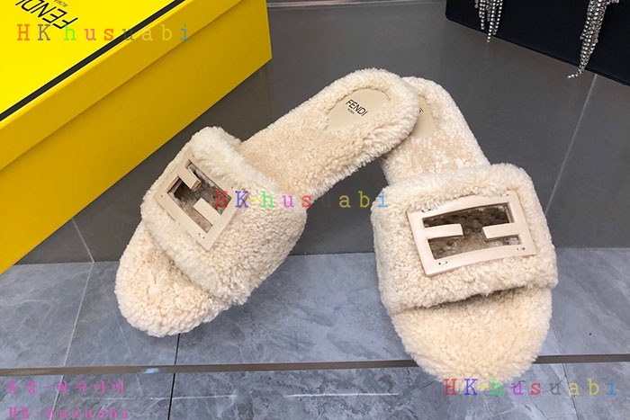 NEW 펜디 슬리퍼 신상 FD 558281