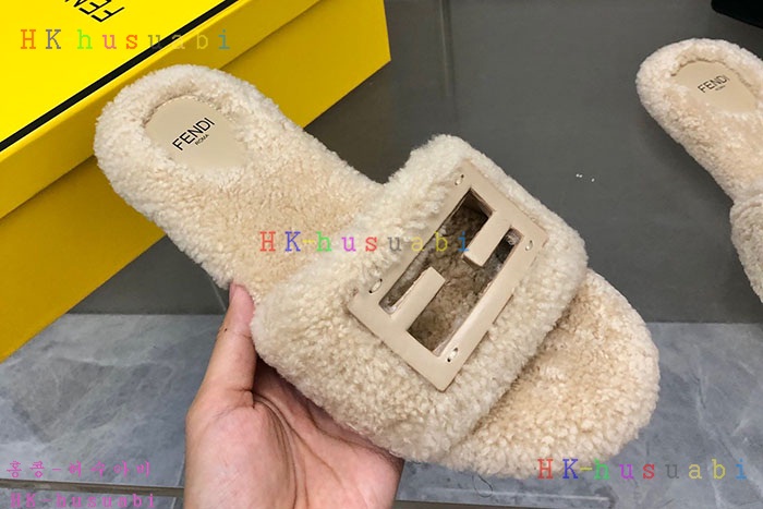 NEW 펜디 슬리퍼 신상 FD 558281
