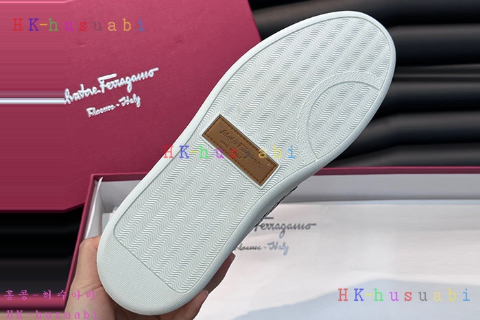 NEW 페라가모 스니커즈 신상 F 8858003