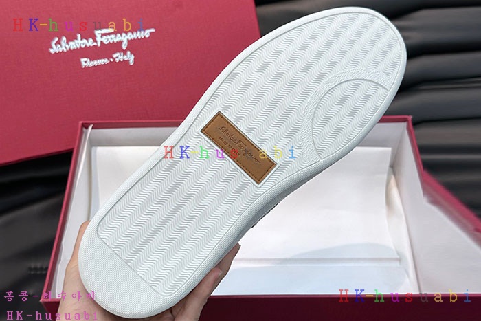 NEW 페라가모 스니커즈 신상 F 8858004