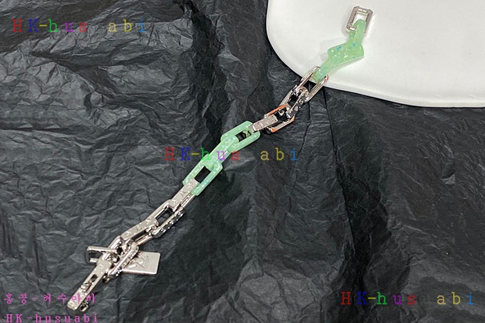 NEW 루이비통 팔찌 신상 LV 925032