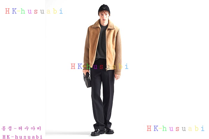NEW 프라다 무스탕 신상 P 635020