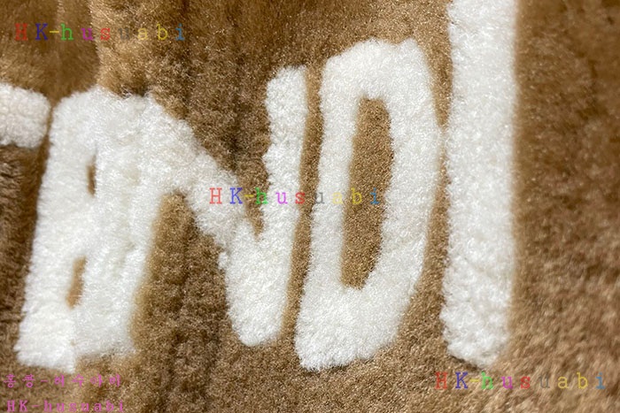 NEW 펜디 무스탕 신상 FD 9282202