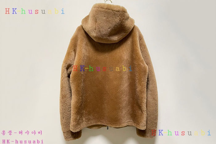 NEW 펜디 무스탕 신상 FD 9282202