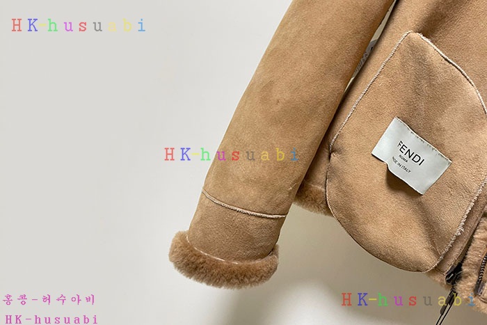 NEW 펜디 무스탕 신상 FD 9282202