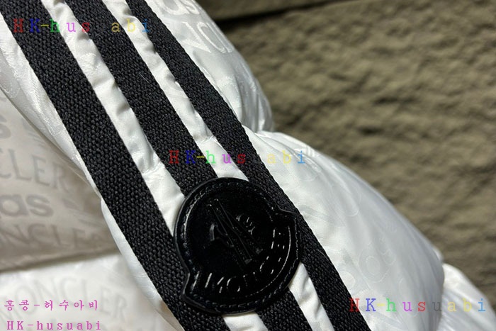 NEW 몽클레어 패딩 신상 M 1074046