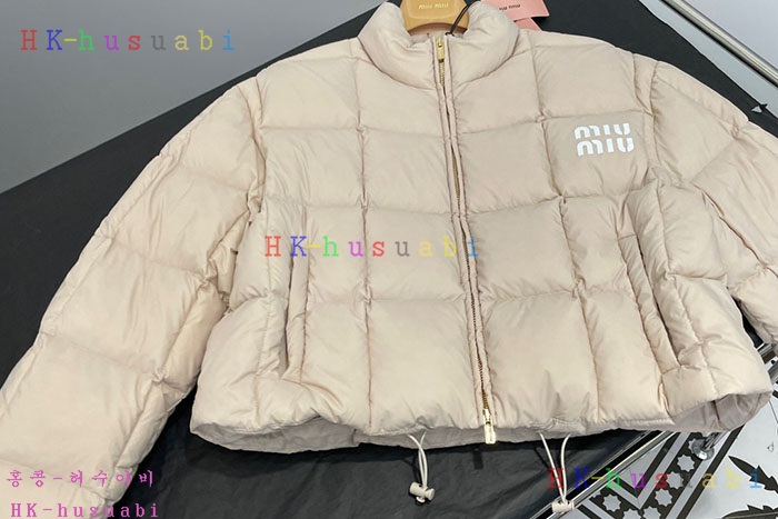 NEW 미우미우 패딩 신상 MU  995820