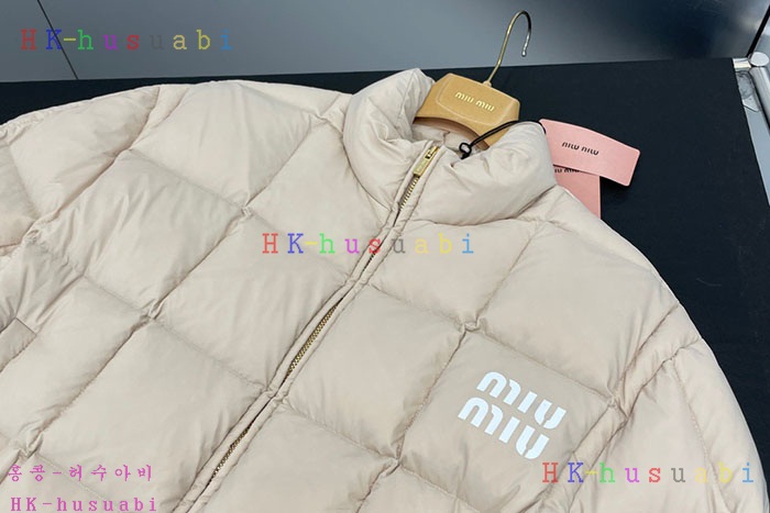 NEW 미우미우 패딩 신상 MU  995820