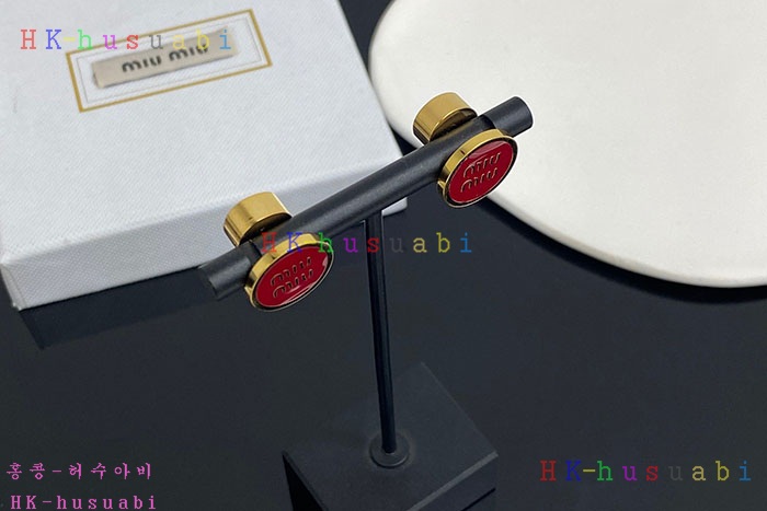 NEW 미우미우 귀걸이 신상 MU 8557005