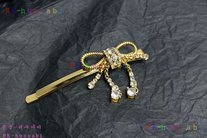 NEW 미우미우 헤어핀 신상 MU 8557006
