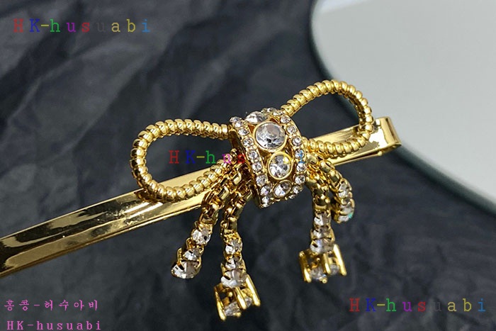 NEW 미우미우 헤어핀 신상 MU 8557006