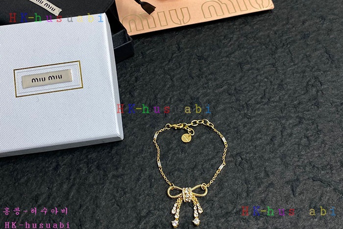 NEW 미우미우 팔찌 신상 MU 8557008