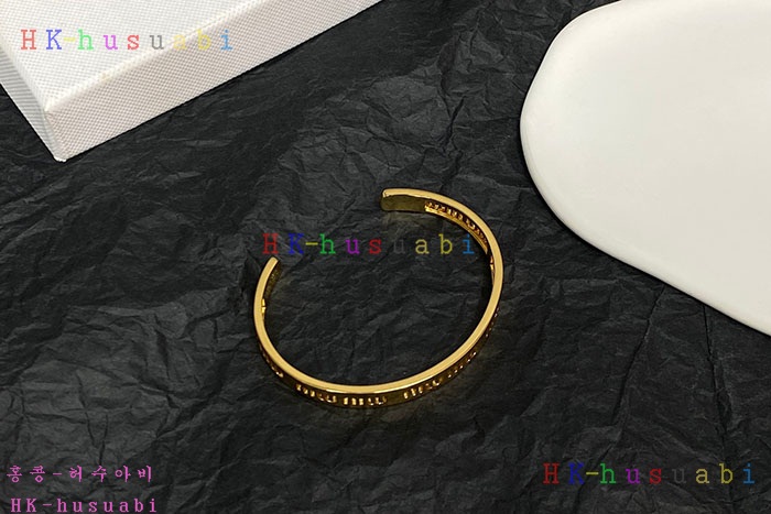 NEW 미우미우 팔찌 신상 MU 8557010