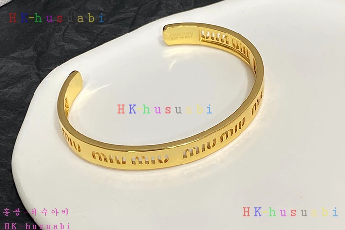 NEW 미우미우 팔찌 신상 MU 8557010