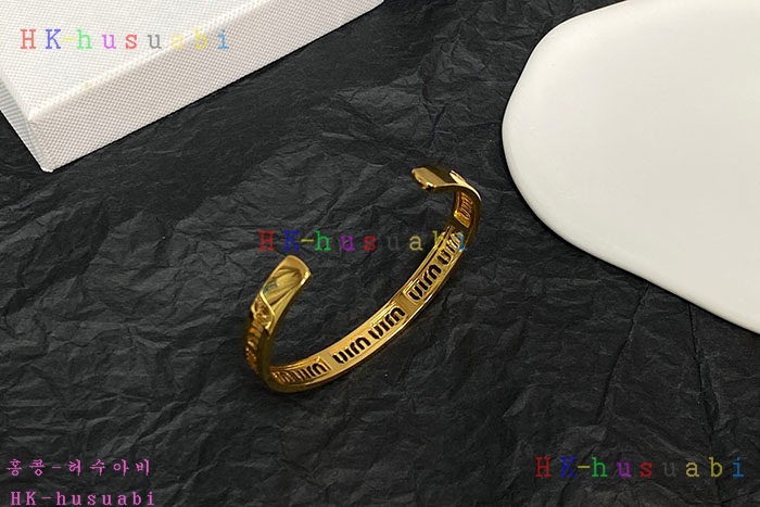 NEW 미우미우 팔찌 신상 MU 8557010