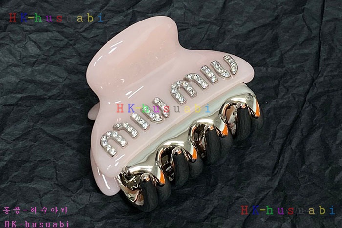 NEW 미우미우 헤어핀 신상 MU 8557018