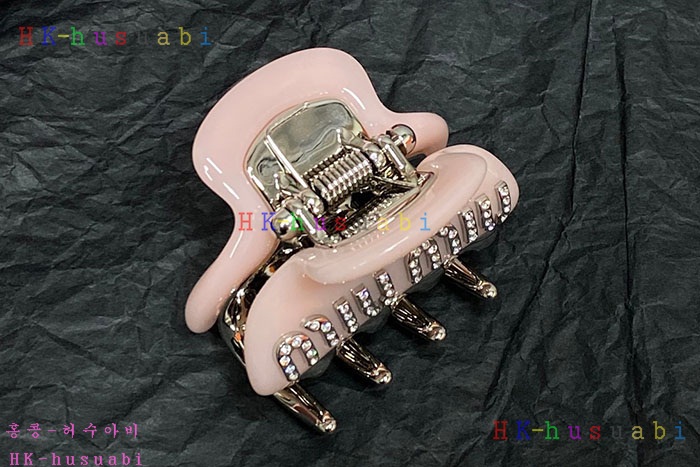 NEW 미우미우 헤어핀 신상 MU 8557018