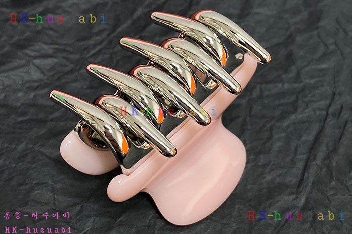 NEW 미우미우 헤어핀 신상 MU 8557018