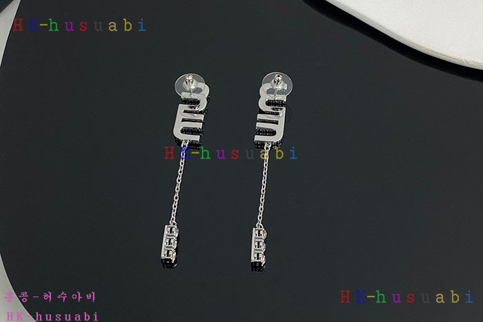 NEW 미우미우 귀걸이 신상 MU 8557026