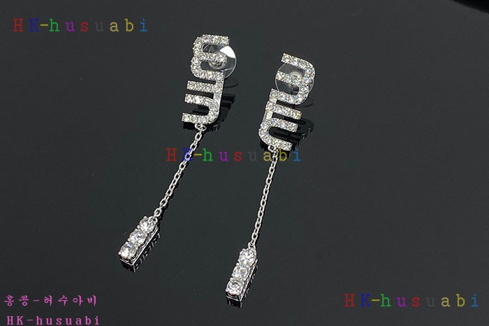 NEW 미우미우 귀걸이 신상 MU 8557026