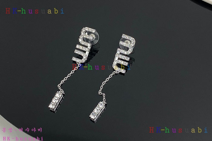 NEW 미우미우 귀걸이 신상 MU 8557026