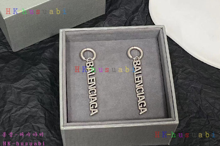NEW 발렌시아가 귀걸이 신상 B 955810