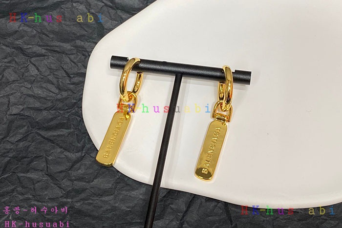 NEW 발렌시아가 귀걸이 신상 B 955813