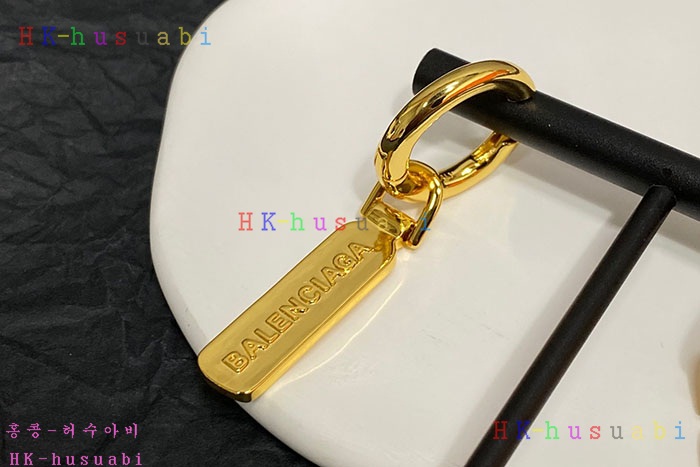NEW 발렌시아가 귀걸이 신상 B 955813