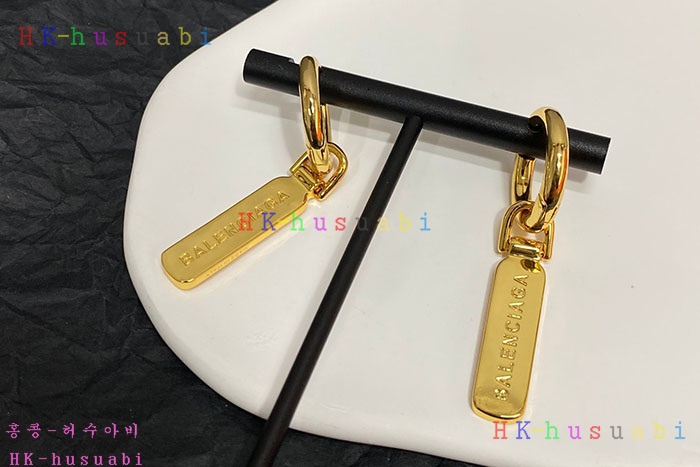 NEW 발렌시아가 귀걸이 신상 B 955813