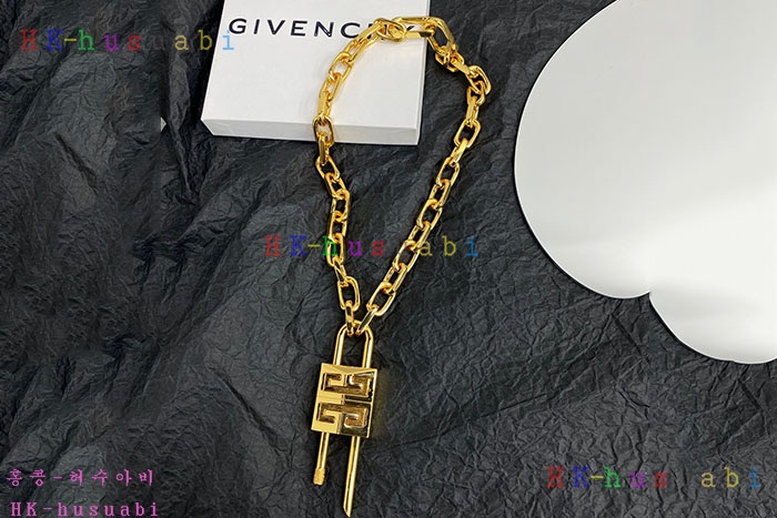 NEW 지방시 목걸이 신상 GV 996809